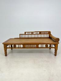 Kanapa sofa szezlong w stylu orientalnym z siedziskiem z rattanu 75x185x80