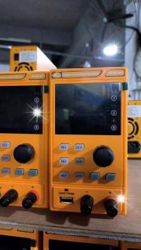 ЛАБОРАТОРНЫЙ ИСТОЧНИК ПИТАНИЯ AMPFORCE RAFEP-3210 32V 10A USB ПАМЯТЬ ПРОГРАММИРУЕМЫЙ