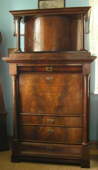 Sekretera Biedermeier do konserwacji