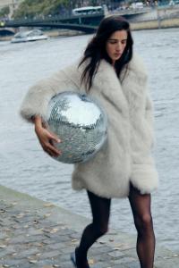 ZARA - piękne miękkie futro - L