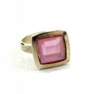 S9 Modny pierścionek z dużym różowym kryształkiem R.15