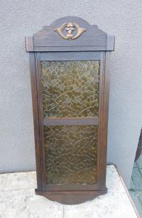 Szafka witrynka z obudowy starego zegara 1930r miodowe szkło E198