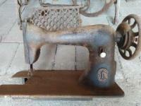 Швейная машина Singer