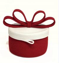 ŚWIĄTECZNY KOSZ PREZENTOWY Z POKRYWKĄ CZERWONO-BIAŁY HANDMADE DEKORACYJNY