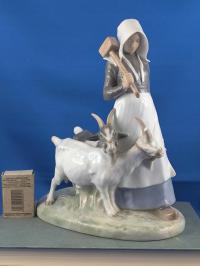 Pasterka, dziewczyna z kozami Royal Copenhagen #porcelana #ozdoba