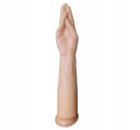 Dłoń nad dużym, szorstkim penisem kobieta używa masturbacji korek an~9978