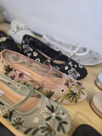 Baleriny z paseczkiem białe