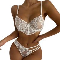 Комплект женского нижнего белья бюстгальтер и трусики белый кружевной сексуальный комплект