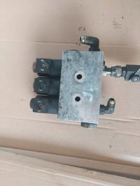 ELEKTROZAWÓR DC48758 PRASA ROLUJĄCA JOHN DEERE 592 2005R