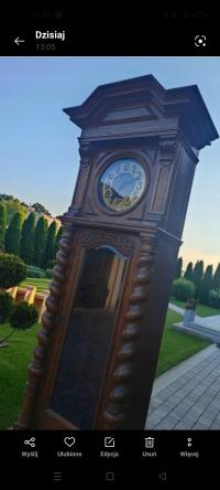 Красивые старые стоячие часы