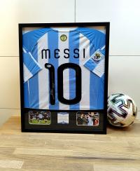 Лео Месси, Аргентина-футболка с автографом в раме от 1 PLN! (заг)