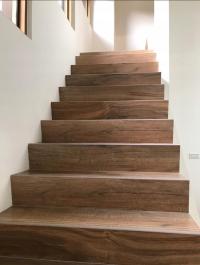 Płytki na schody jak NATURALNE drewno 120x30 deska