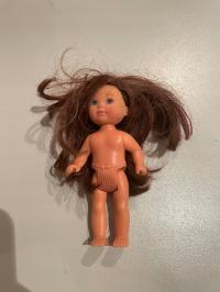 Mała lalka laleczka z brązowymi włosami vintage