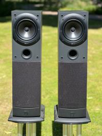 Напольные колонны KEF Q30