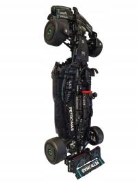 Uchwyt ścienny do zestawy Lego Technic Mercedes-AMG F1 W14 E (42171)