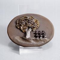 lata 70/8- SYGNOWANA GLINANA PLAKIETKA PŁASKORZEŹBA DRZEWO