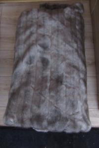 NARZUTA FUTRZANA 280 X150