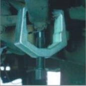 СЪЕМНИК РЫЧАГА РУЛЕВОГО МЕХАНИЗМА