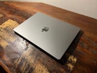 Laptop MacBook Pro 14,2 