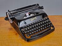 UROCZA MASZYNA DO PISANIA RHEINMETALL KST 1960R. - ELEGANCJA W CZERNI