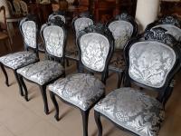 8 stylowych krzeseł na sprężynach