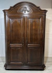 Piękna szafa z litego drewna dębowego po renowacji