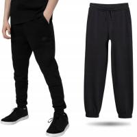 Spodnie dresowe joggery chłopięce czarne 4F 10-11 lat