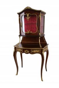 ZGRABNA -WITRYNA W STYLU BAROKOWYM