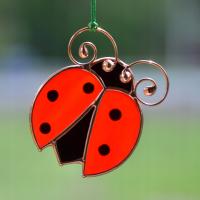 Biedronka zawieszka witrażowa Tiffany Dekoracja na okno