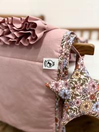 Narzuta na łóżko dla dziecka zgaszony róż kwiaty handmade Polska 100x160