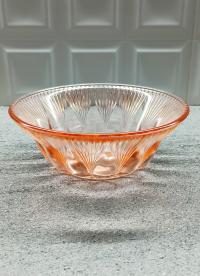 Misa szklana w kolorze rozalinowym misa na owoce patera szklana