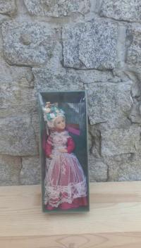 Фарфоровая кукла 20 см