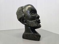 Kamienna rzeźba popiersie z PRL-U