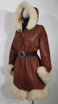 Naturalny kożuch PODHALE rudy brąz zgrabny trapez ciepły solidny kaptur M L