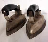 Para Starych Żelazek Grzejnikowych (2 szt.) - Retro / Industrial