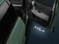 Projektory LED do drzwi przednich Kia EV3 (logotyp Kia)