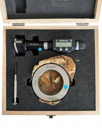 Trójpunktowy mikrometr wewnętrzny 50–65 mm Bowers XT3 Digital - używany
