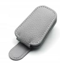 ДЕРЖАТЕЛЬ ДЛЯ ОБЫЧНЫХ СОЛНЦЕЗАЩИТНЫХ ОЧКОВ ДЛЯ АВТОМОБИЛЯ СЕРЫЙ