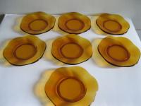 STARE BURSZTYNOWE TALERZE DO CIASTA O KSZTAŁCIE PŁATKA KWIATKA - 7 sztuk