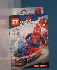 Zestaw klocków ze Spidermanem mały kartonik wzór 4