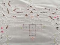 ZJAWISKOWY DUŻY BAWEŁNIANY OBRUS Haft Richelieu mereżka 170 x 250 nr.2