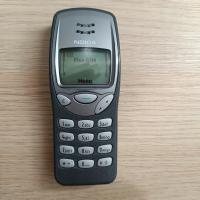 Мобильный телефон Nokia 3210 4 МБ / 32 МБ 2G серый