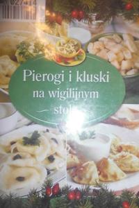 Pierogi i kluski na wigilijnym stole - zbiorowa