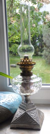 Stara lampa naftowa Royal Brenner wys. 55 cm.