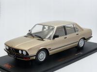 BMW 520i E28 (1987) 1:18 Ixo 18CMC184
