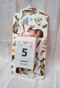 Вешалка доска под календарь кролики Пасха народная