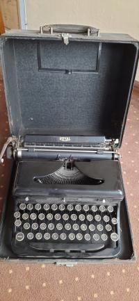 Maszyna do pisania ROYAL