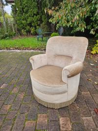 Stylowy fotel welurowy