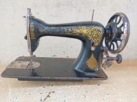 ПЕВИЦА-СТАРАЯ ШВЕЙНАЯ МАШИНА № 099325