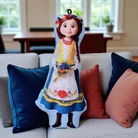 Maskotka dekoracyjna - dziewczynka w stroju kociewskim